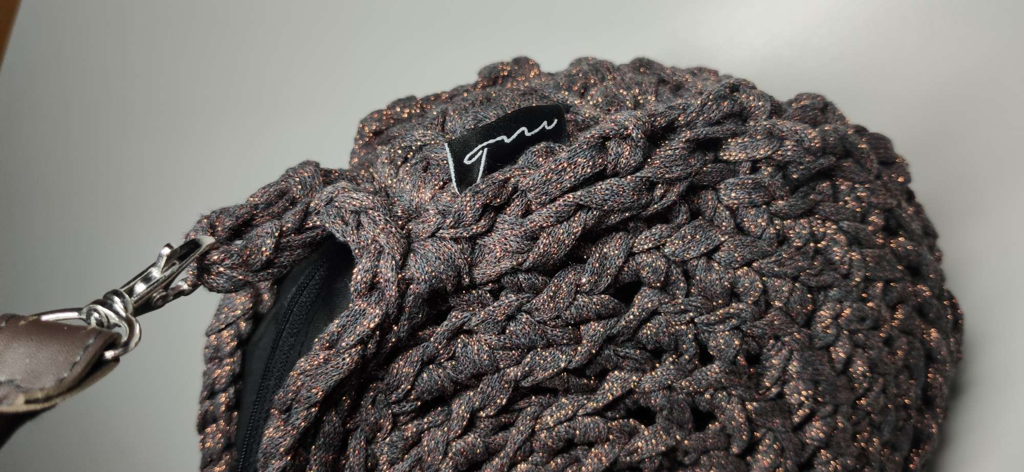 Nachhaltig produzierte Taschen, von Hand gefertigt in der Schweiz