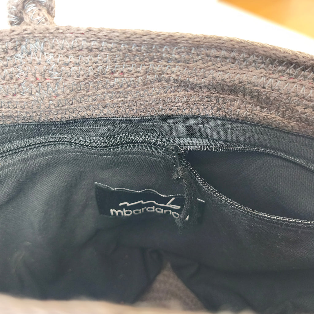 Handgefertigte Handtasche aus Kordeln - Unikat in braungrau mit Zöpfen