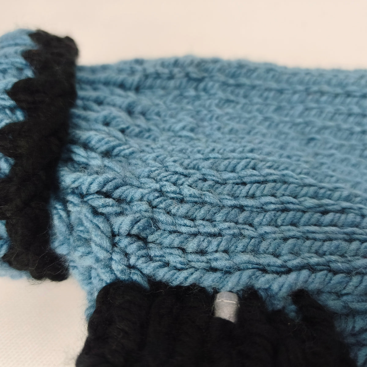 Hundepullover - Handgemacht - blau/schwarz - mittel