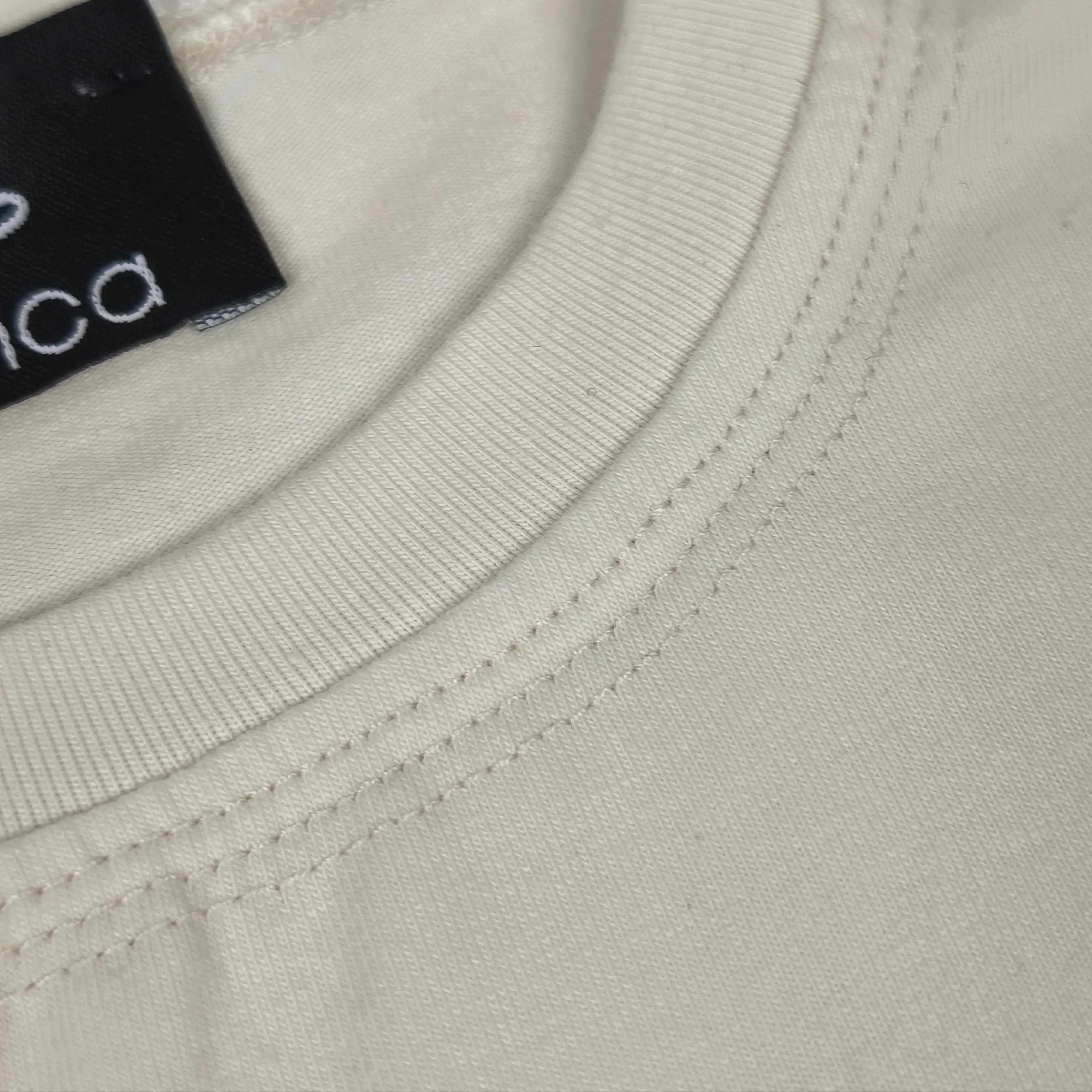 T-Shirt Classic - Handgefertigt aus Baumwolle