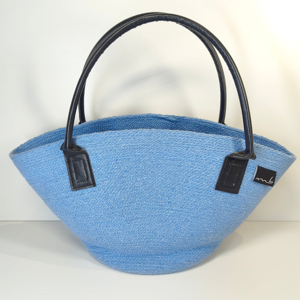 Handgefertigte Handtasche aus Kordeln - Unikat in Hellblau