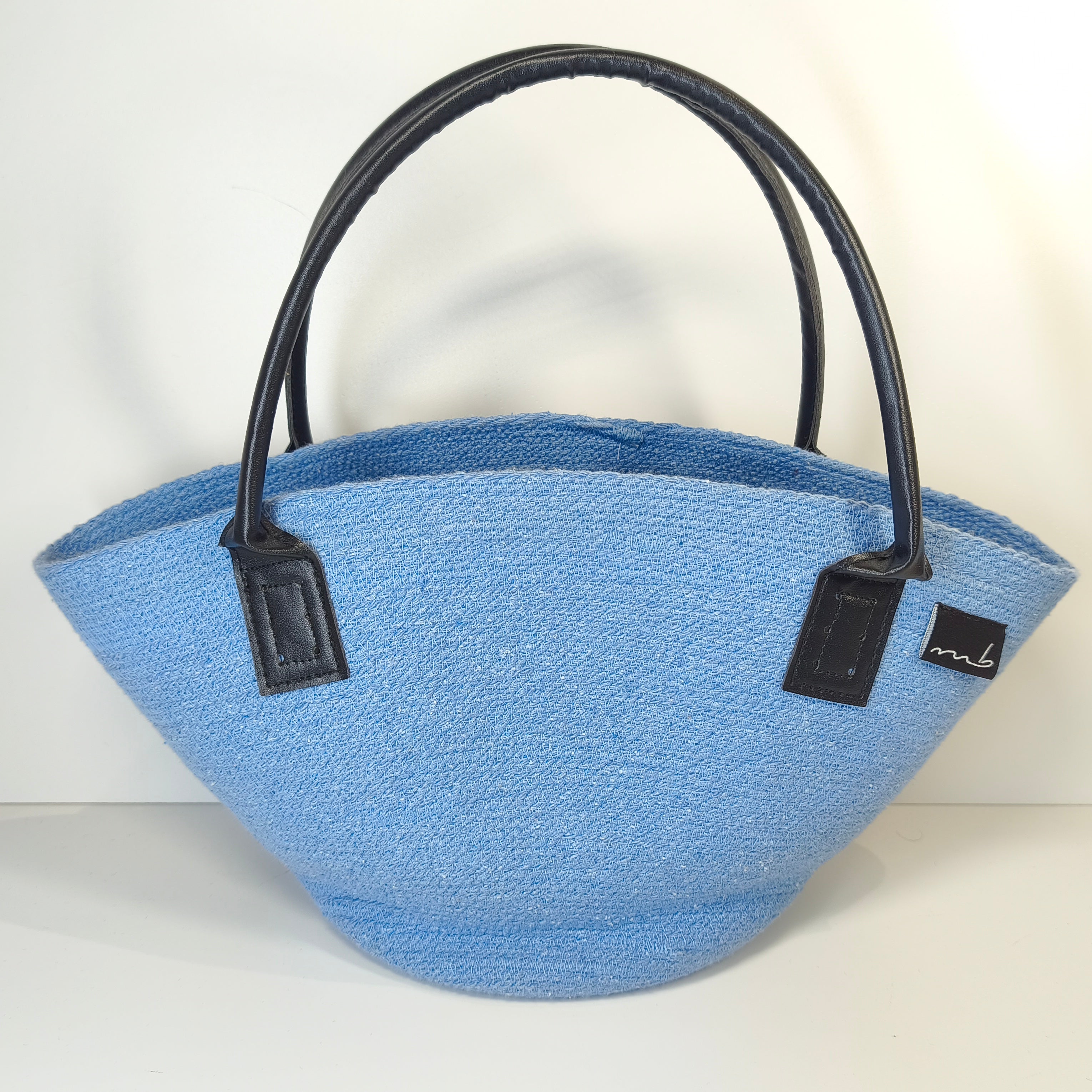 Handgefertigte Handtasche aus Kordeln - Unikat in Hellblau
