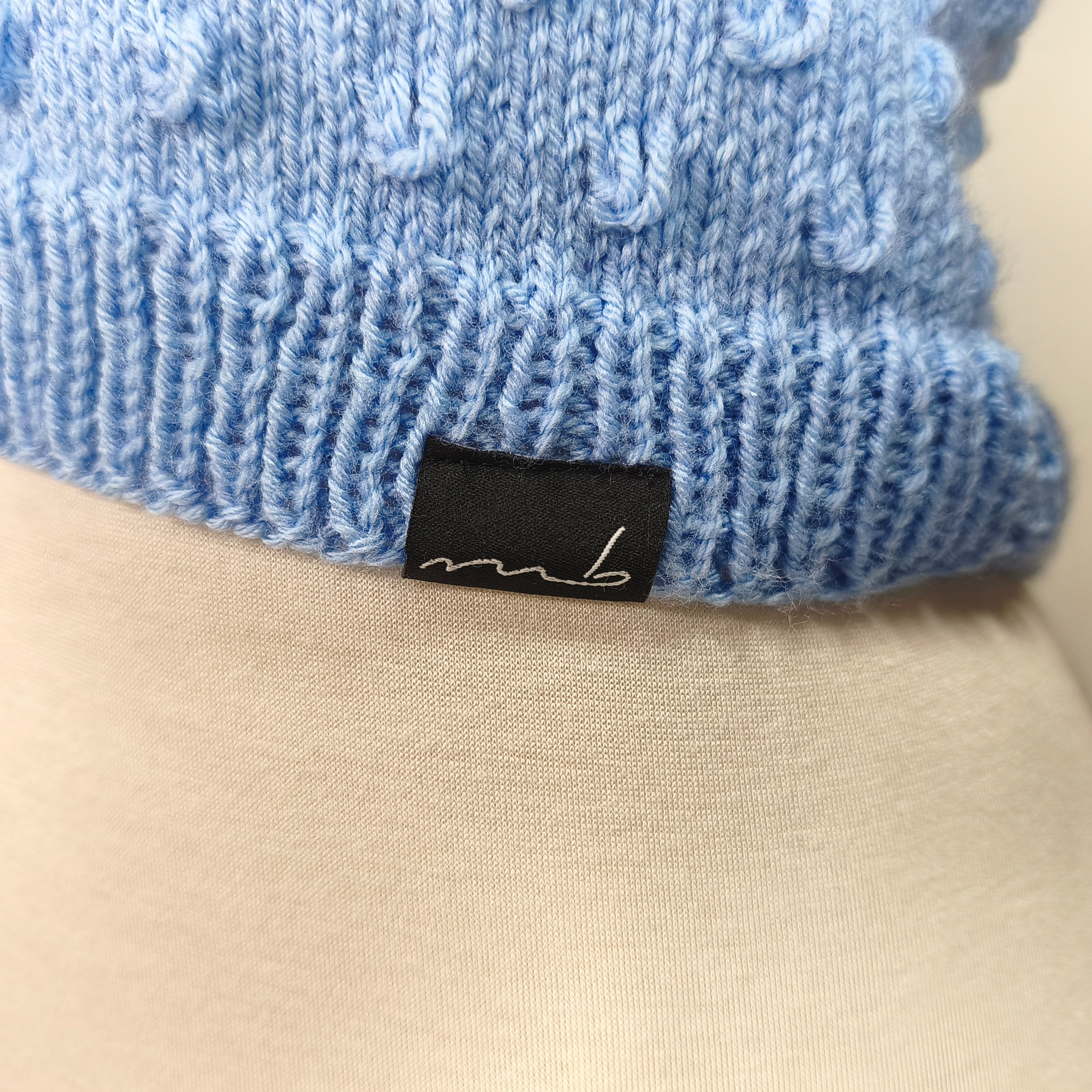 Handgestricktes Oberteil - babyblau