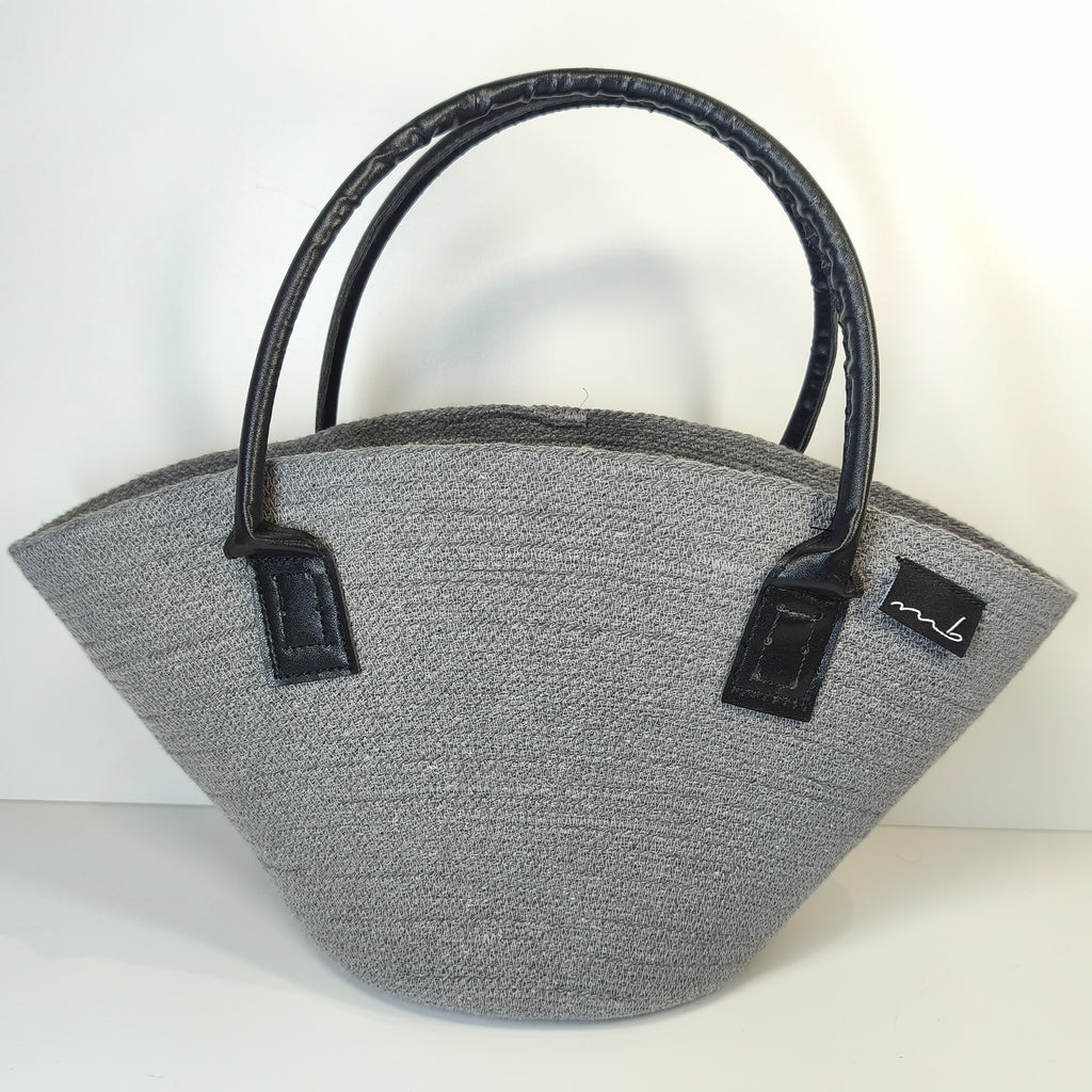 Handgefertigte Handtasche aus Kordeln - Unikat in Grau