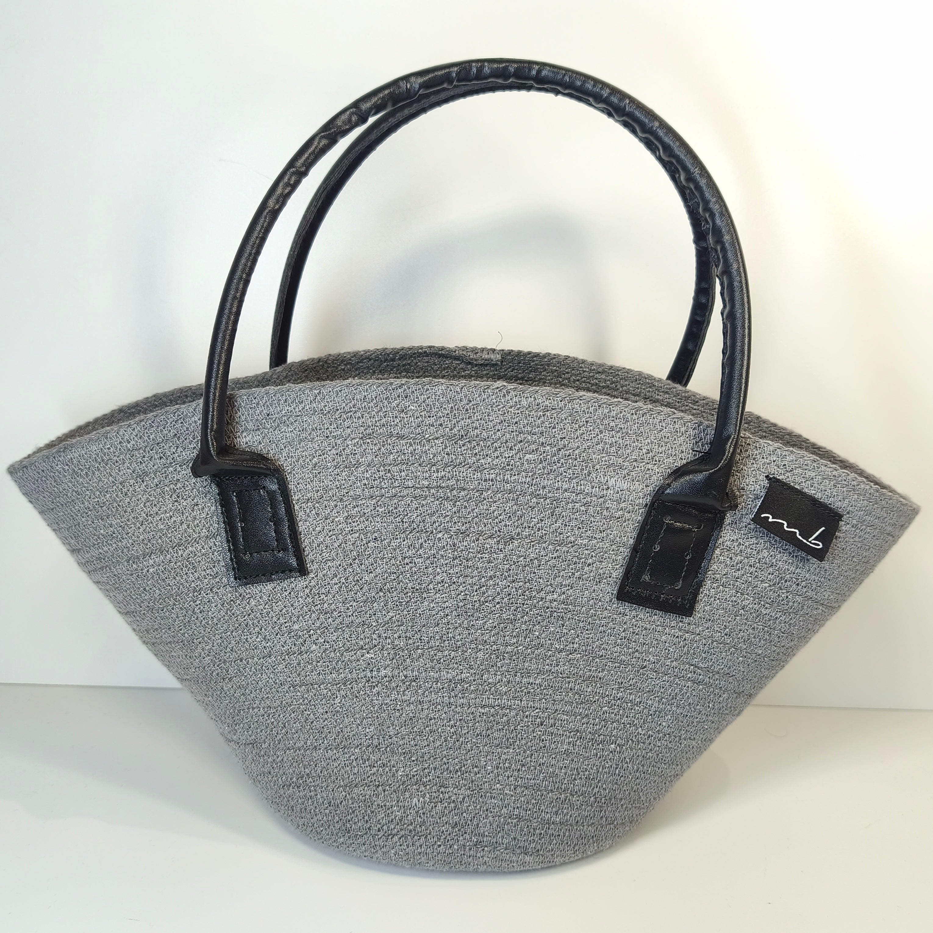 Handgefertigte Handtasche aus Kordeln - Unikat in Grau