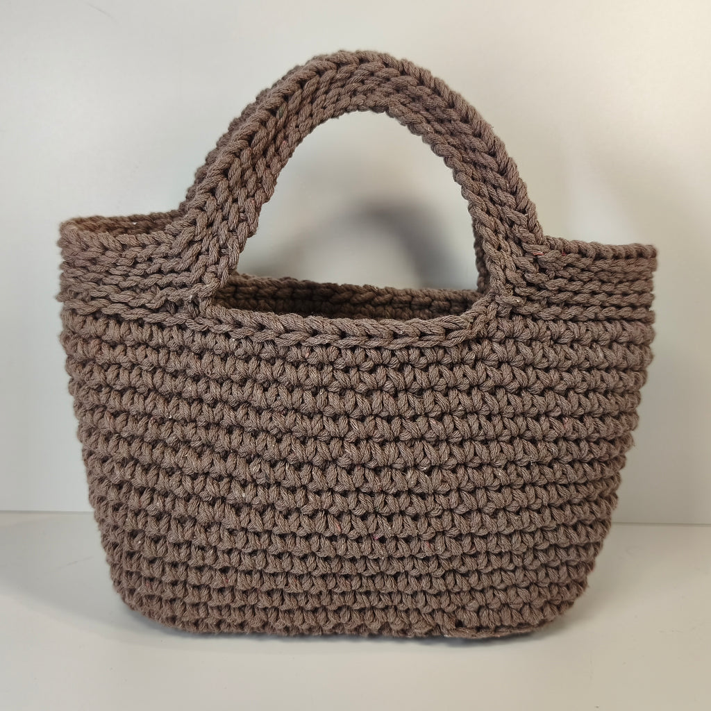 Handgefertigte Handtasche gehäkelt aus Baumwolle- Unikat in Taupe