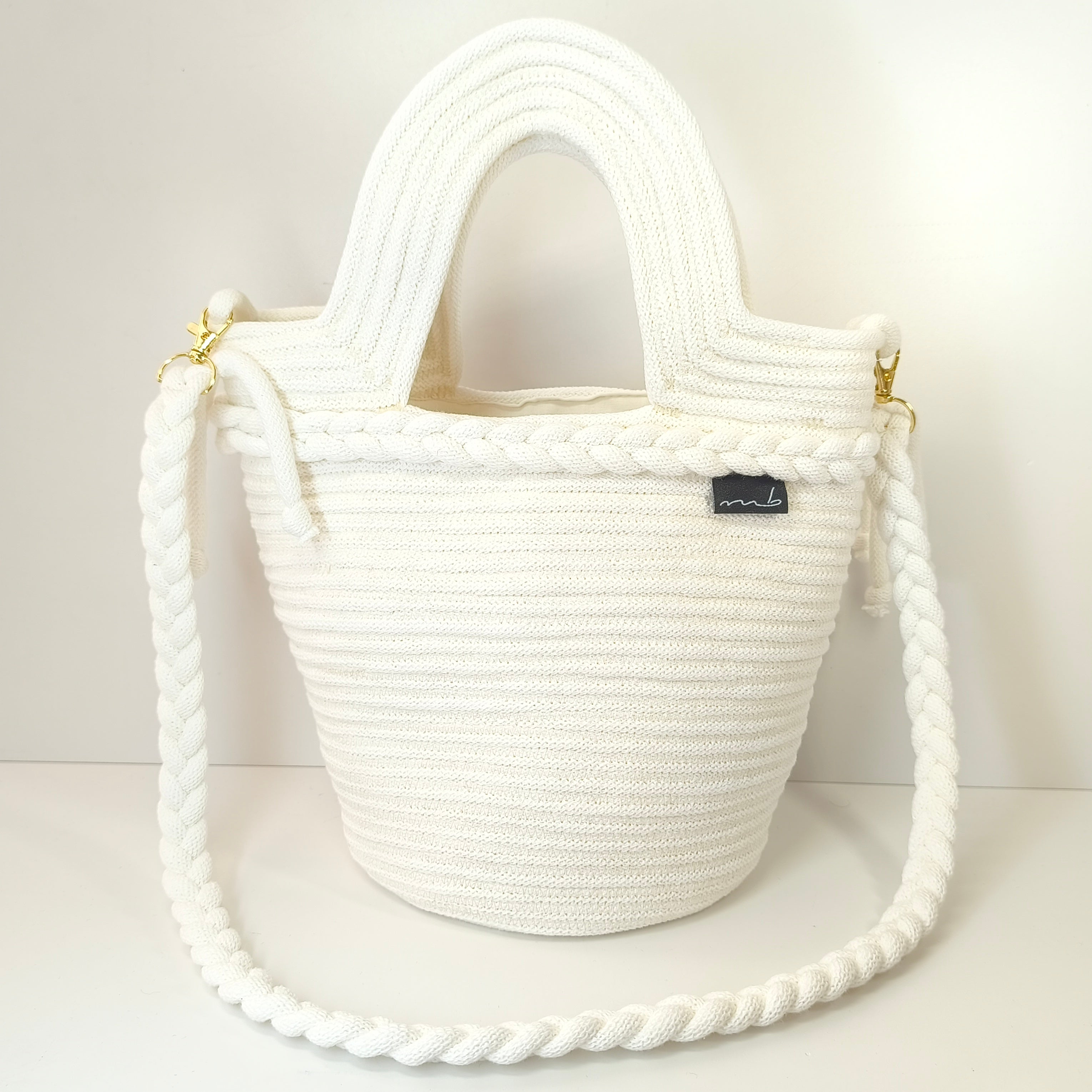 Handgefertigte Handtasche aus Kordeln - Unikat in Weiss mit Gold Akzente
